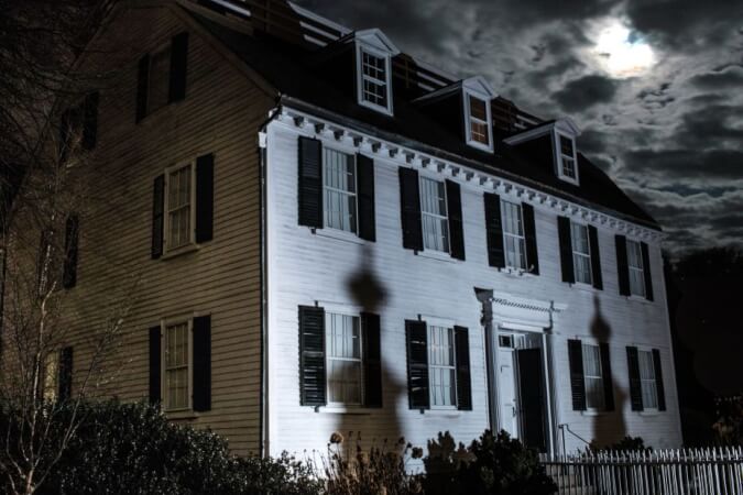 Salem: Fantasmas, brujas y hechiceros